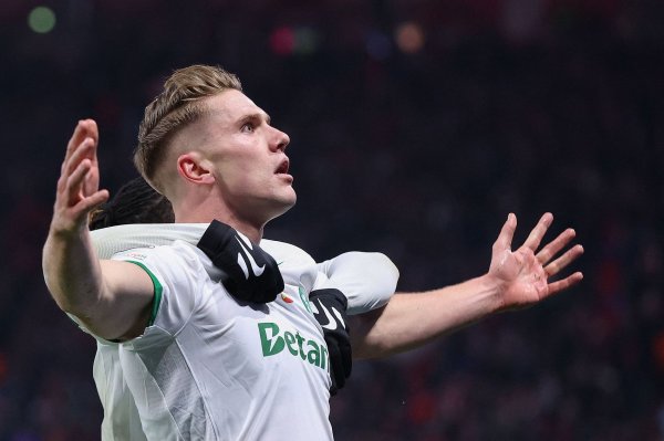 Petit: Nếu bạn phải lựa chọn giữa Arsenal và Manchester United, Yorke nên chọn cựu